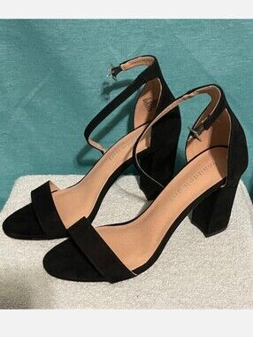 Steve Madden Black Suede Ankle-Strap Block Heel Sandals Size 7
